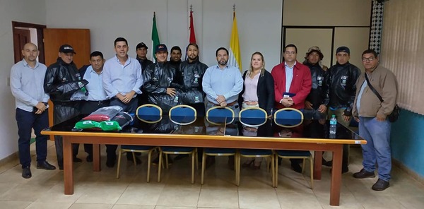 ENTREGAN PILOTOS A LOS FUNCIONARIOS DE ASEO URBANO DE CAMBYRETÁ