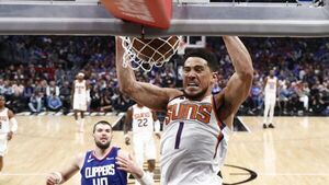 Devin Booker maravilla y los Suns están en semifinales
