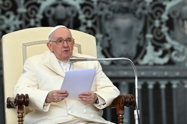 Francisco reunió a su consejo asesor de cardenales con las guerras en el centro de la agenda - .::Agencia IP::.