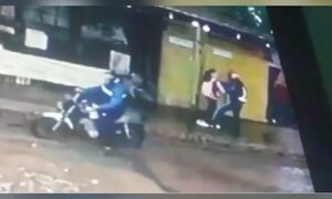 Conductor de vehículo frustró asalto de motochorros en Ñemby