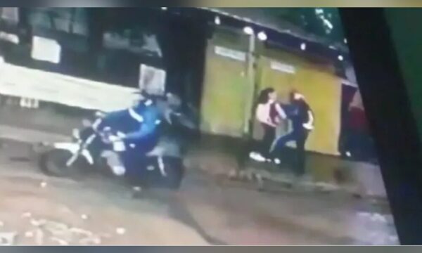 Conductor de vehículo frustró asalto de motochorros en Ñemby