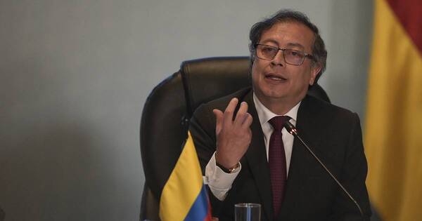 La Nación / El presidente colombiano pide renuncia de todo su gabinete
