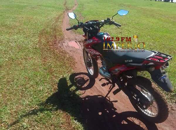 Motocicleta hurtada en el barrio Guaraní fue recuperada - Radio Imperio