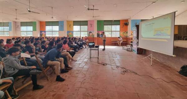 Capacitan sobre tema ambiental y seguridad vial a jóvenes chaqueños