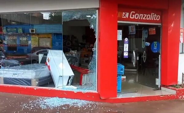 Delincuentes rompen blindex y hurtan electrodomésticos - Nacionales - ABC Color