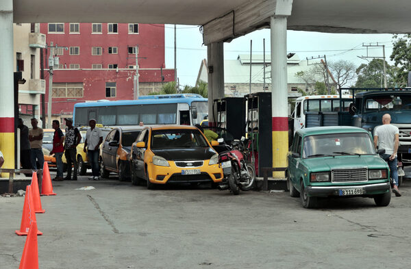 La escalada de la crisis de combustible paraliza poco a poco Cuba - MarketData