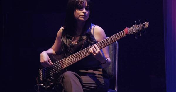 La Nación / Paula Rodríguez y su bajo suben a famosos escenarios de Japón
