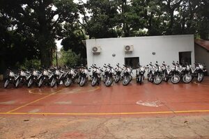 La Policía Nacional entregó 30 motocicletas a comisarías de Cordillera para combatir la delincuencia - Nacionales - ABC Color