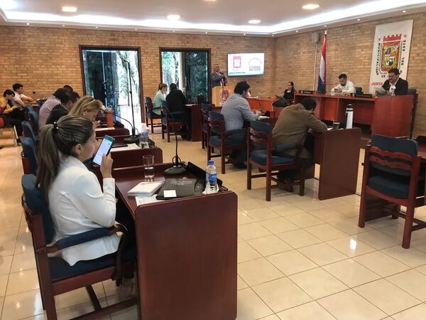 Junta de CDE aprueba llamado de licitaciones de empedrado y lubricantes - ABC en el Este - ABC Color