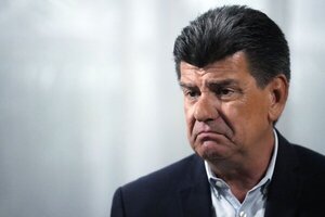 Diario español destaca al candidato de la Concertación en los comicios del próximo domingo.