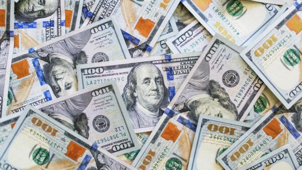 Dólar blue: Los tipos de cambios en Argentina siguen trepando llegando a un record de 462 pesos - Revista PLUS