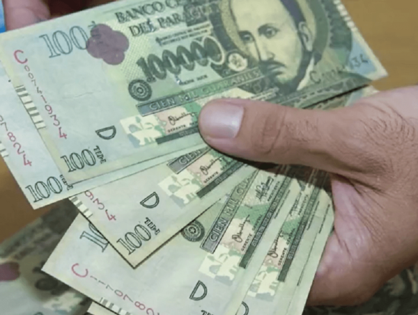 Alertan sobre circulación de billetes falsos de G. 100 mil · Radio Monumental 1080 AM