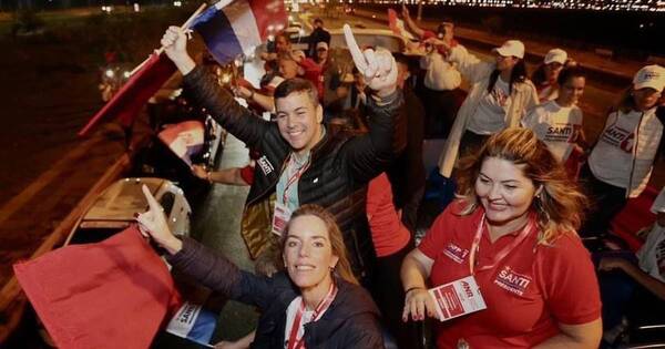 La Nación / Multitudinaria caravana ratificó fuerte respaldo a Santiago Peña días previos a las elecciones
