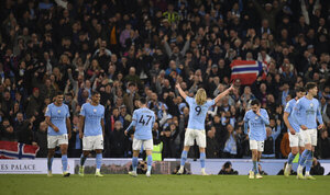 Versus / Manchester City triunfó claramente en el duelo crucial frente al Arsenal y acecha el liderato