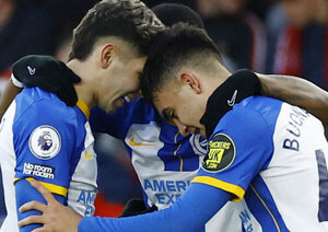 Versus / Con Julio Enciso en cancha, el Brighton no pudo ante el Nottingham
