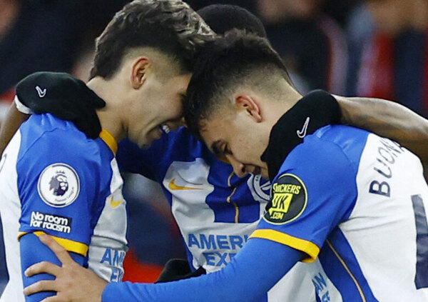 Versus / Con Julio Enciso en cancha, el Brighton no pudo ante el Nottingham