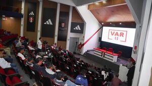 Perú se apresta a implementar el VAR en el torneo nacional