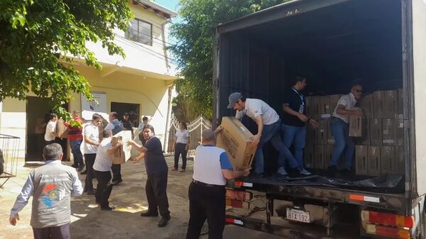 Caaguazú: Llegan máquinas electorales para 369.000 votantes habilitados - Política - ABC Color