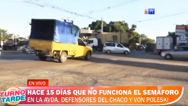 Semáforo cumple más de15 días sin funcionar
