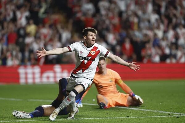 Barcelona perdió con Rayo Vallecano, pero continúa en la cima - Fútbol Internacional - ABC Color