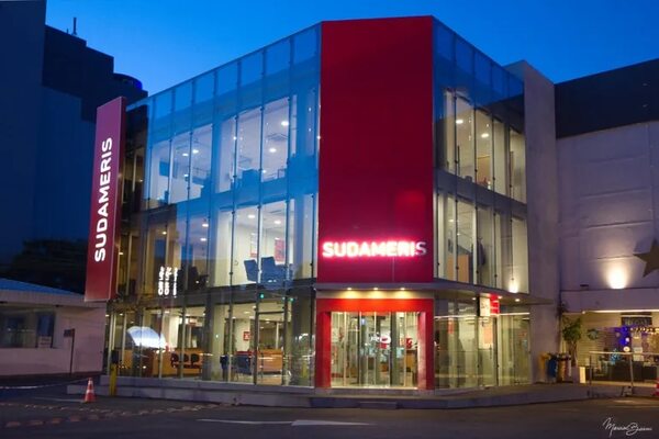 El BCP aprobó fusión de los bancos Sudameris y Regional - Economía - ABC Color