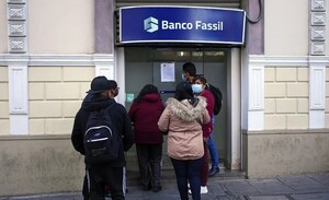 Intervinieron uno de los bancos más grandes de Bolivia y los clientes tomaron las sedes - Megacadena — Últimas Noticias de Paraguay