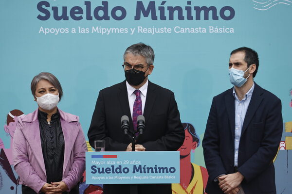 La subida del salario mínimo avanza en el Congreso chileno con dudas de la oposición - MarketData