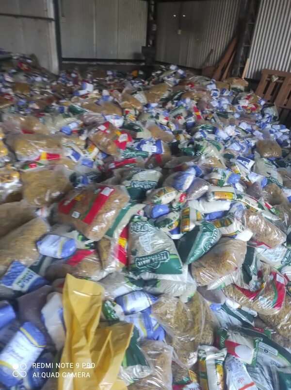 Más de 700 kits de víveres fueron hallados en establecimiento de presidente de seccional - Nacionales - ABC Color