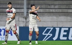 Diario HOY | Carlos Arrúa marca un golazo para Colón 