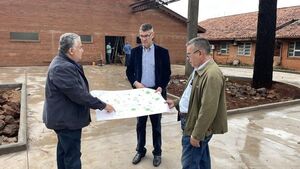 Intendente verificó avance de trabajos en el Hospital Regional de PJC