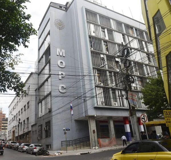 MOPC recibió ofertas para seguro médico vip de sus funcionarios - Economía - ABC Color
