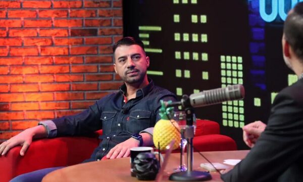 ¡A Cacerito le gusta ser dominado en la cama!
