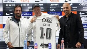 Cuca deja Corinthians tras presiones por caso de abuso sexual