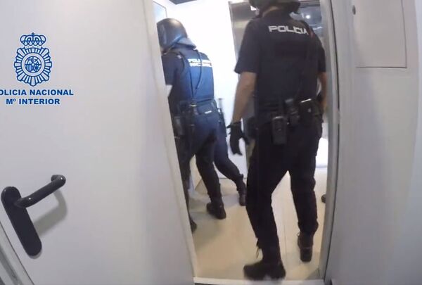 RESCATAN A COMPATRIOTAS PROSTITUIDAS EN ESPAÑA TRAS OPERATIVO EN CONJUNTO - La Voz del Norte
