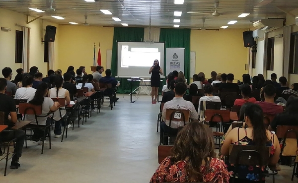 Becal brindará charla informativa sobre becas disponibles este jueves a universitarios de la UNA