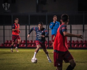 Cerro Porteño recibe a Guaireña pensando en la Copa - C9N