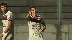 Carlos Arrúa sentencia la clasificación de Colón