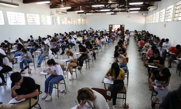 Nuevos becarios de ITAIPU podrán solicitar el cambio de carrera o universidad hasta el 30 de abril