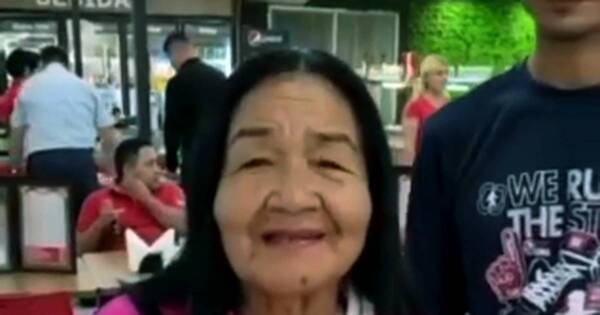 La Nación / Es furor: Ña Rufina y su apoyo a Santi Peña