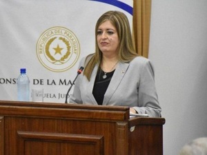 Denuncian a ex fiscal Sandra Quiñónez