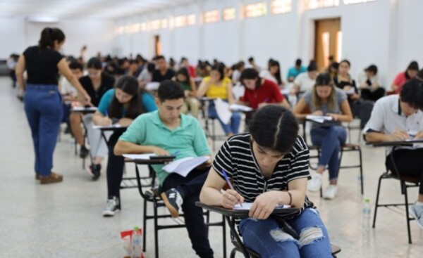 Nuevos becarios pueden solicitar cambio de carrera o universidad