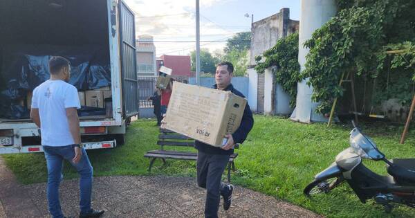La Nación / Llegaron las máquinas de votación y maletines electorales a Concepción