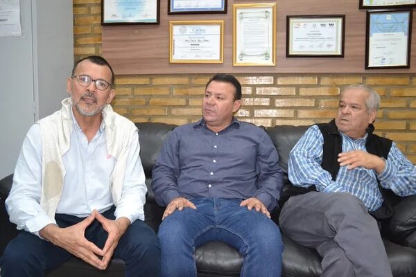 Elecciones generales 2023: Paraguay está en una situación de emergencia, afirma paraguayo que vino de Francia para apostar por la alternancia - Política - ABC Color