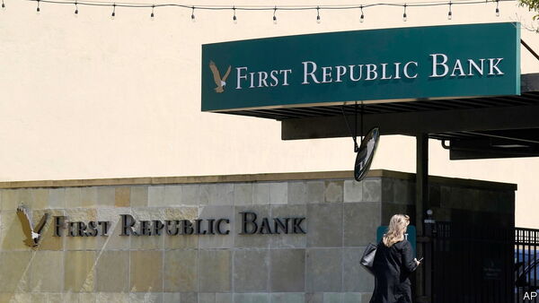 First Republic Bank está explorando la venta de entre US$ 50.000 millones y US$ 100.000 millones de activos a otros bancos - Revista PLUS