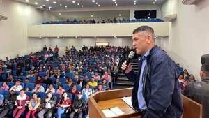 Un total de 890 familias de Romero Cue recibieron sus contratos de arrendamiento por la Municipalidad - Radio Imperio
