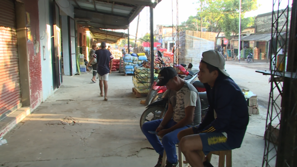 Comercios de Clorinda solo reciben guaraníes y dólares - trece