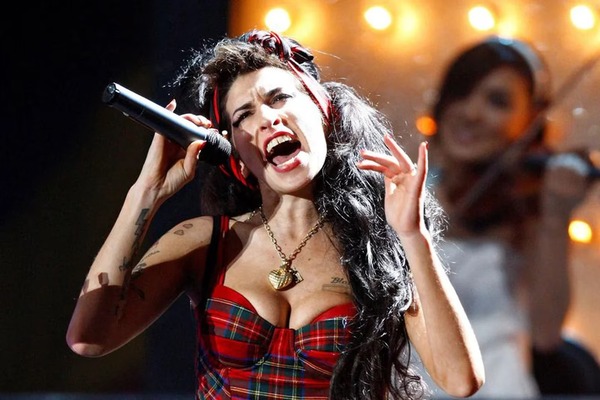 Los diarios de la cantante Amy Winehouse serán publicados en un libro