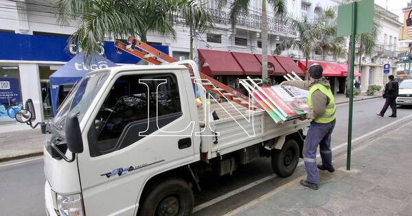 La Nación / Comenzán a retirar propagandas electorales de las calles de Asunción