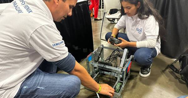 La Nación / Estudiantes de Guarambaré participan del mundial de robótica en Estados Unidos