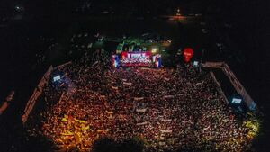 Diario HOY | Ante una multitud, Peña cierra su campaña y se compromete con todo el sector de salud